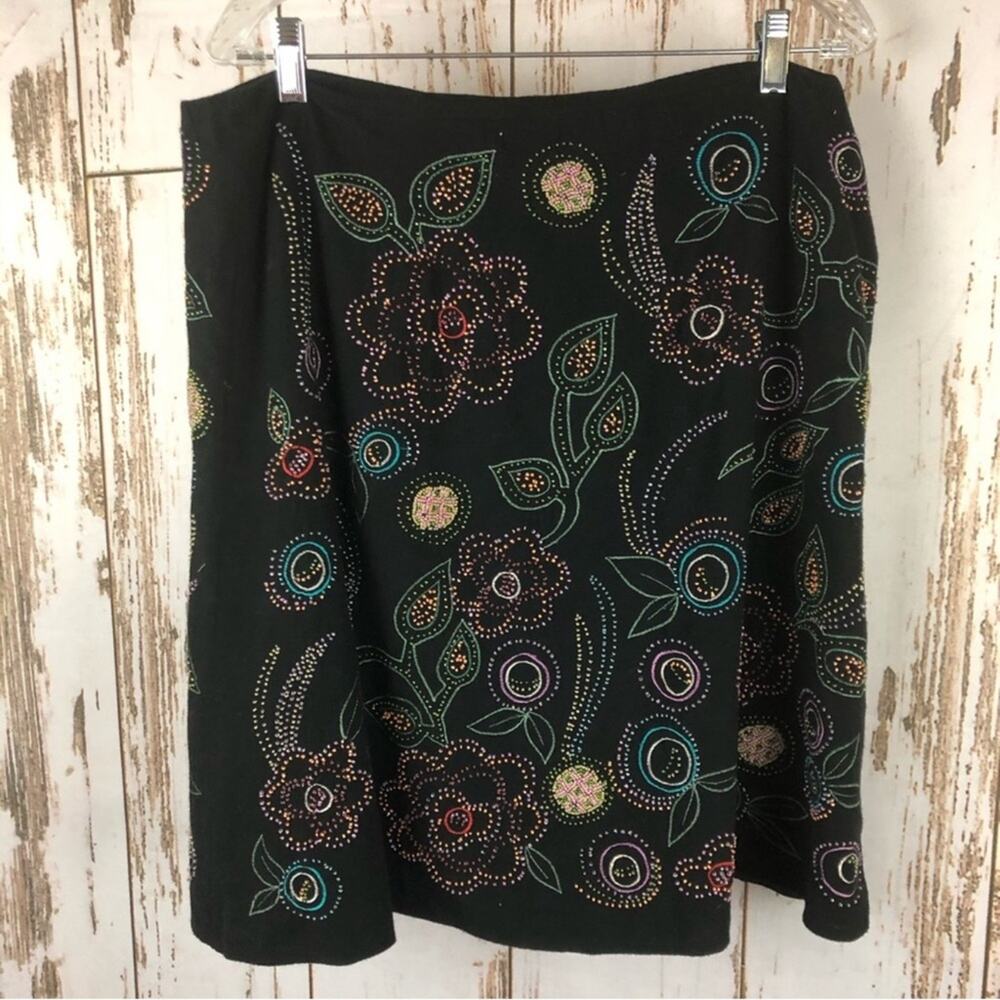 New Frontier Embroidered Wool Skirt, Size 14. In good used condition!